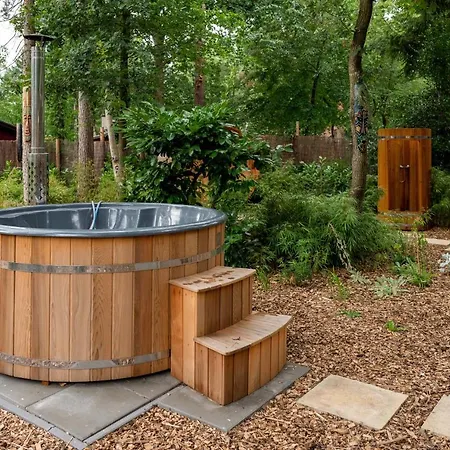 Zen-Bungalow No 4 Met Sauna En Hottub Rheezerveen Exterior photo