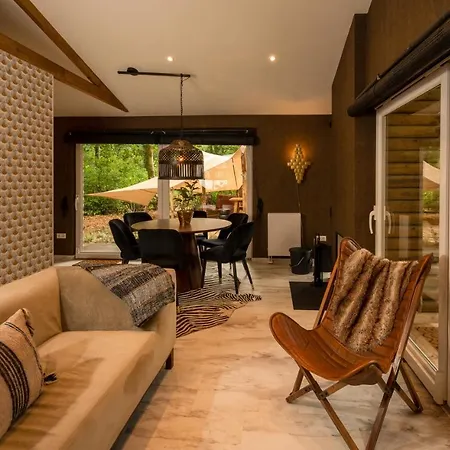 Zen-Bungalow No 4 Met Sauna En Hottub Rheezerveen Exterior photo